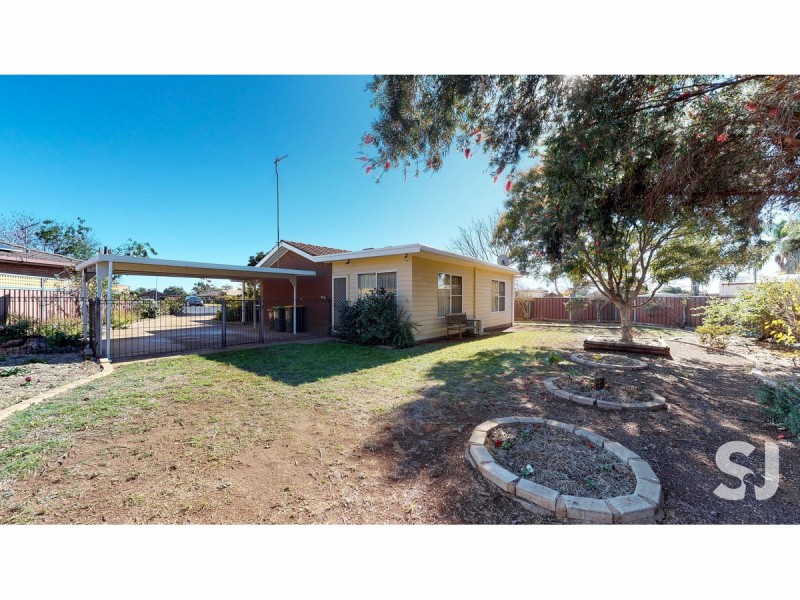 16 Flinders Close, Dubbo NSW 2830