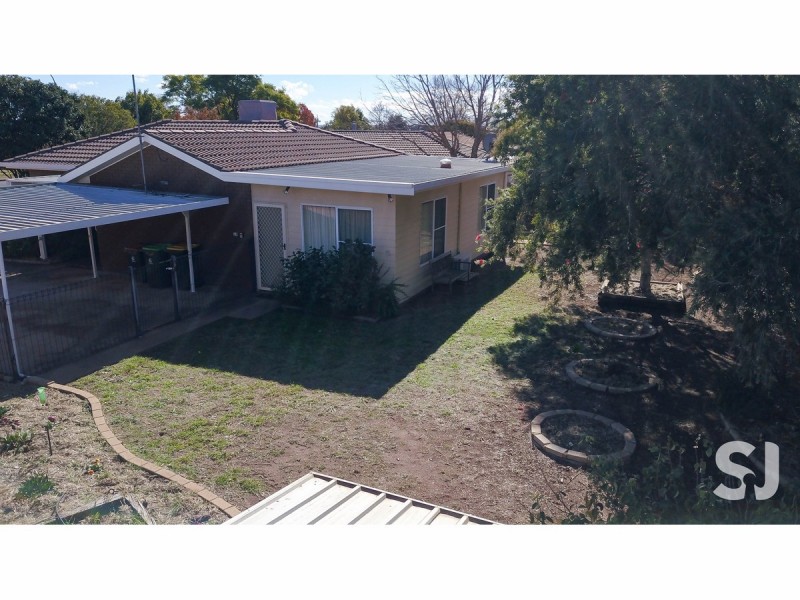 16 Flinders Close, Dubbo NSW 2830