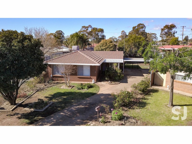 16 Flinders Close, Dubbo NSW 2830
