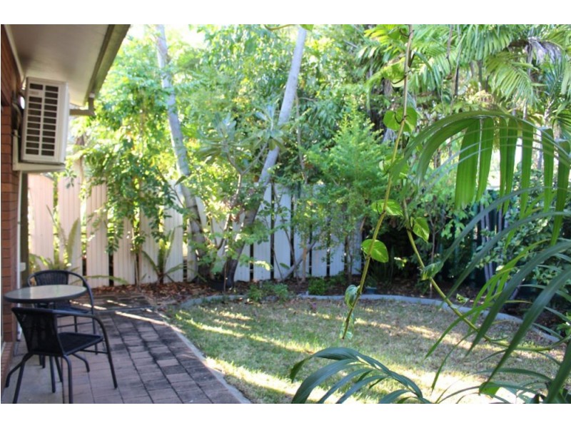 Coconut Grove NT 0810