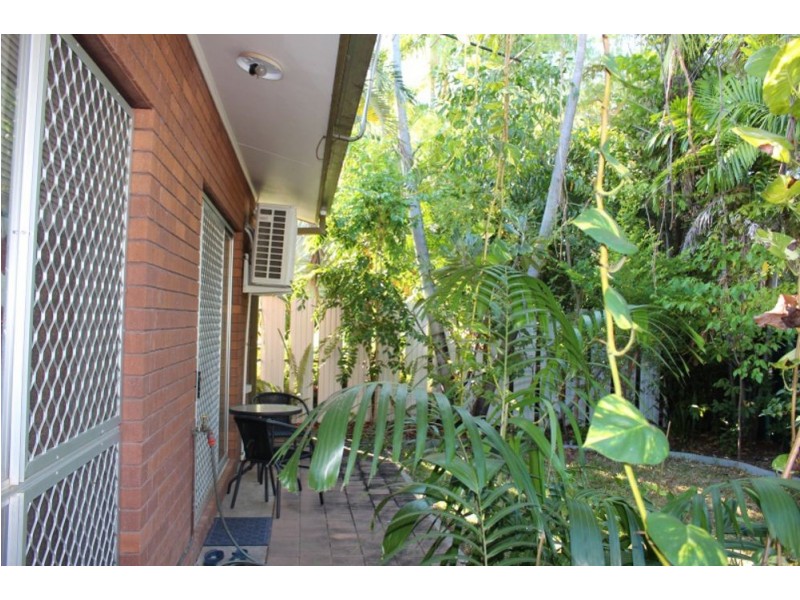 Coconut Grove NT 0810