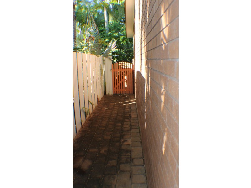 Coconut Grove NT 0810