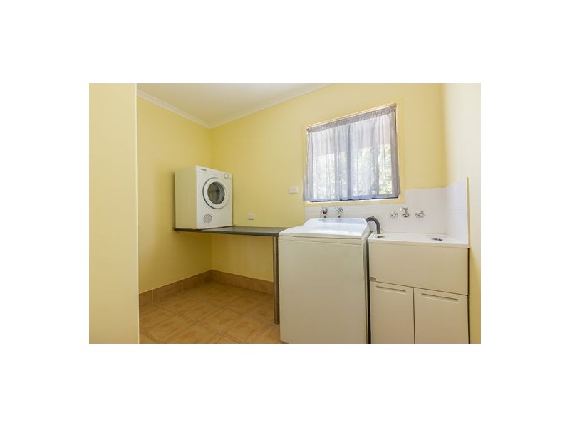 11 Mayflower Court, Cooloola Cove QLD 4580