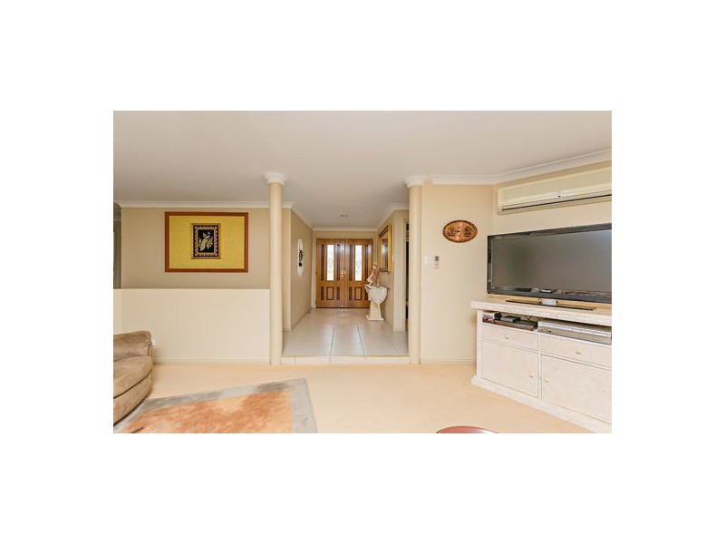 26 Kanimbla Avenue, Cooloola Cove QLD 4580