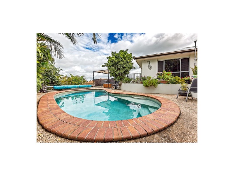 8 Federation Court, Southside QLD 4570