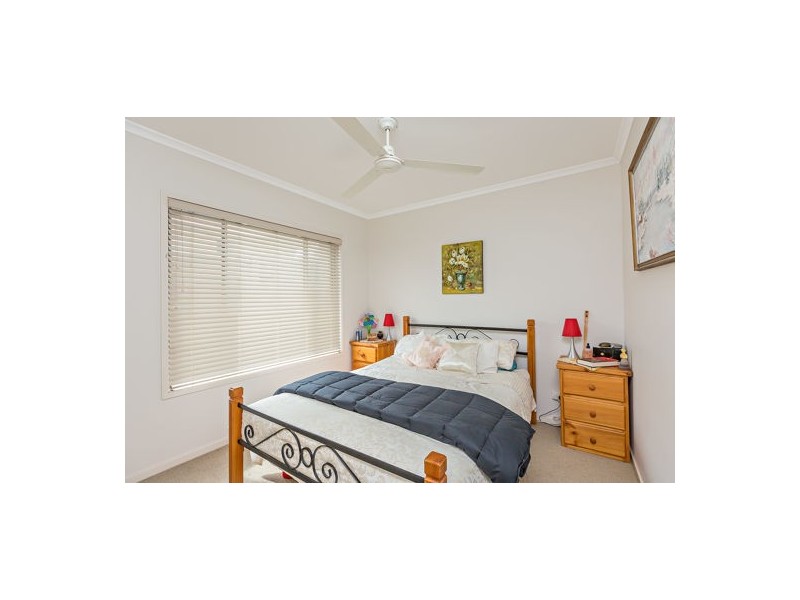 8 Federation Court, Southside QLD 4570