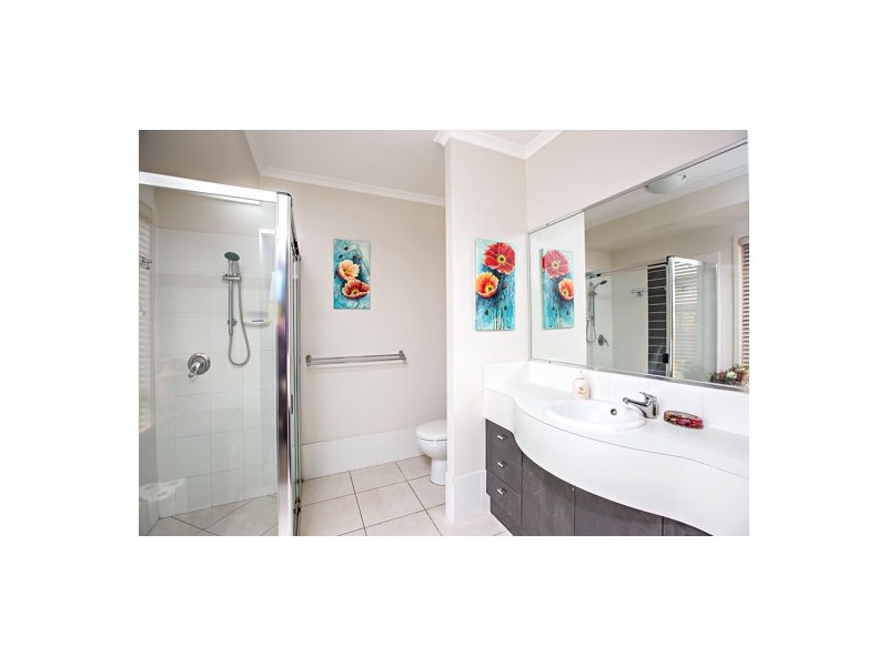 8 Federation Court, Southside QLD 4570