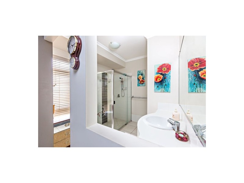 8 Federation Court, Southside QLD 4570