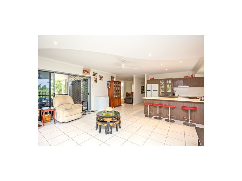 8 Federation Court, Southside QLD 4570