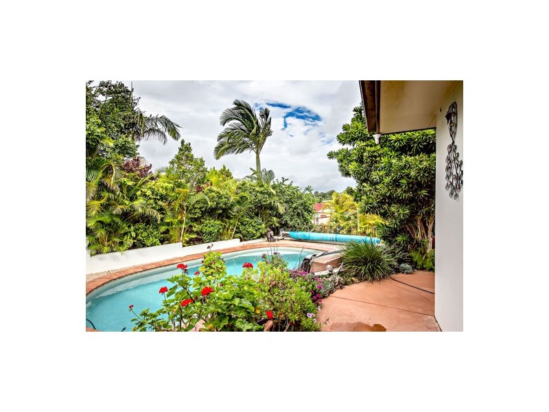 8 Federation Court, Southside QLD 4570