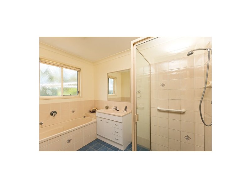 29 Harris Road, Owanyilla QLD 4650