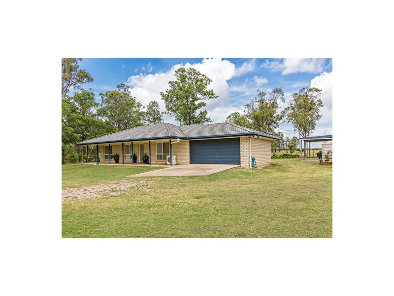 201 Philip Drive, Teddington QLD 4650