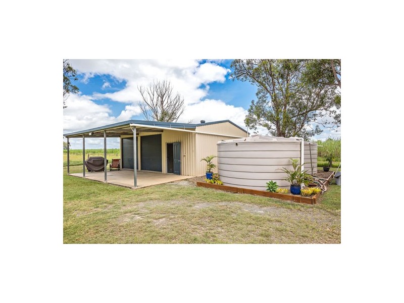 201 Philip Drive, Teddington QLD 4650