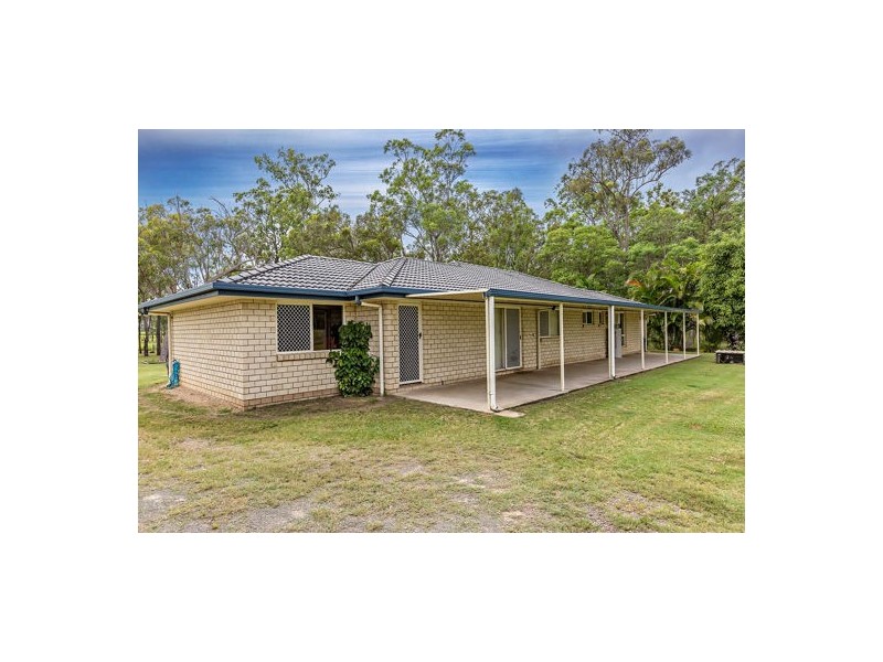 201 Philip Drive, Teddington QLD 4650