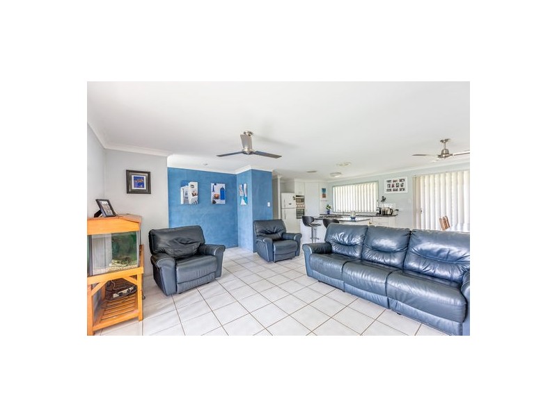 201 Philip Drive, Teddington QLD 4650