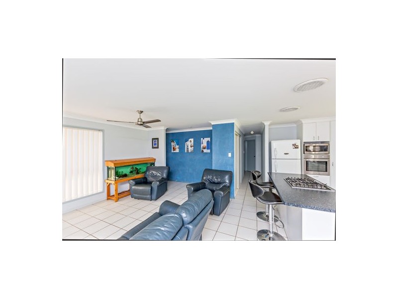 201 Philip Drive, Teddington QLD 4650