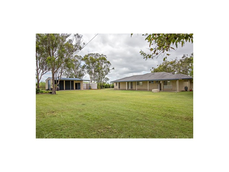 201 Philip Drive, Teddington QLD 4650