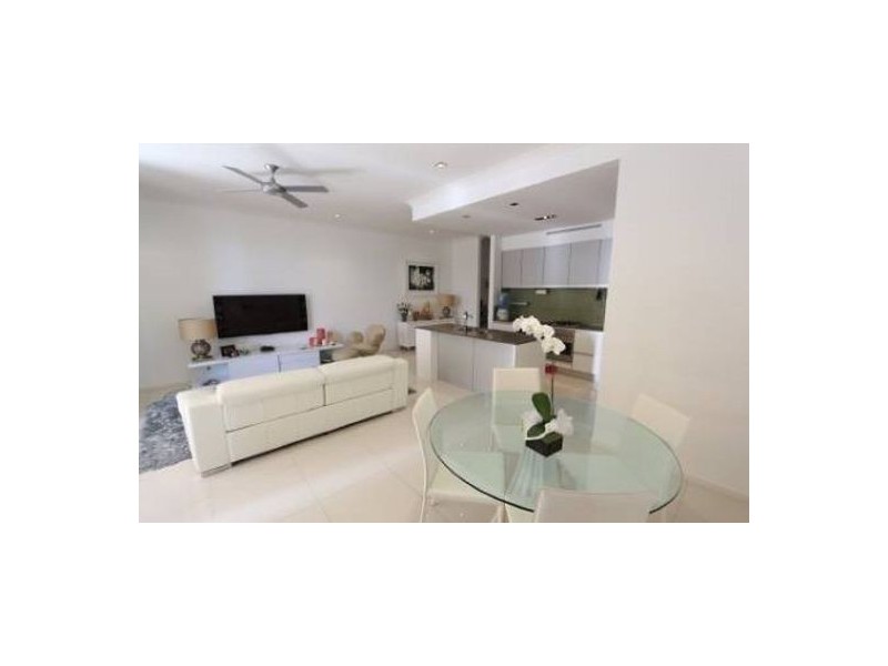1/3030 The Boulevard, Carrara QLD 4211