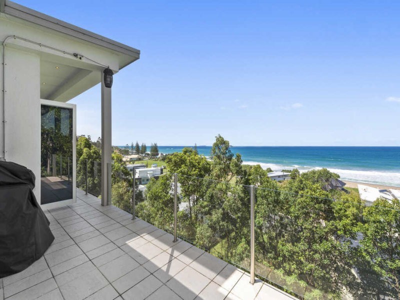 4 Beachfront Close, Sapphire Beach NSW 2450