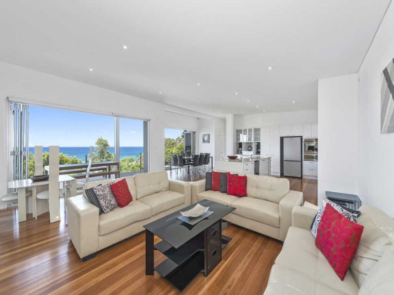 4 Beachfront Close, Sapphire Beach NSW 2450