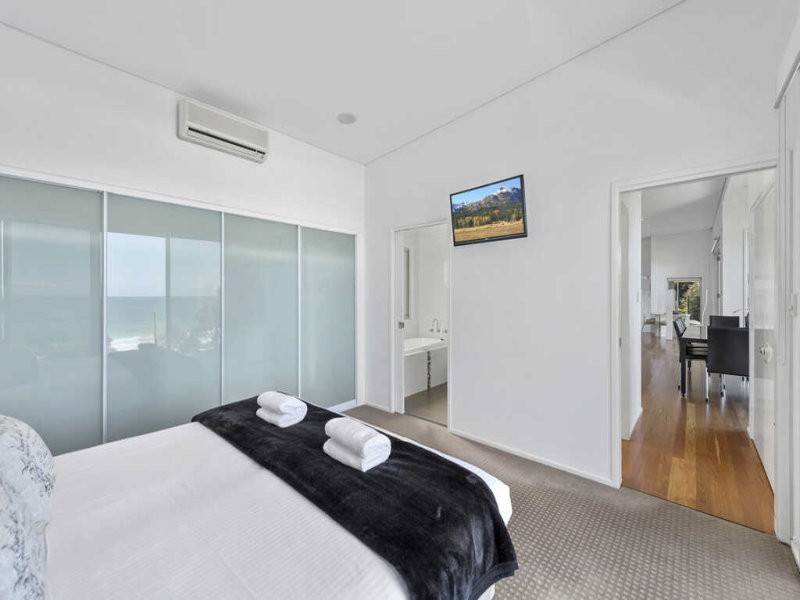 4 Beachfront Close, Sapphire Beach NSW 2450