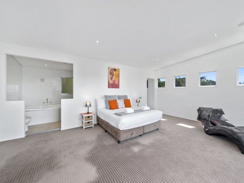 4 Beachfront Close, Sapphire Beach NSW 2450