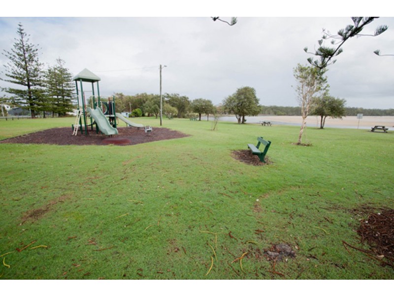 16 Ford Street, Red Rock NSW 2456