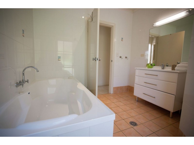 11 Capizzi Close, Emerald Beach NSW 2456