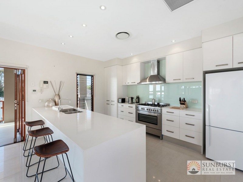 16 San Simeon Circuit, Sapphire Beach NSW 2450