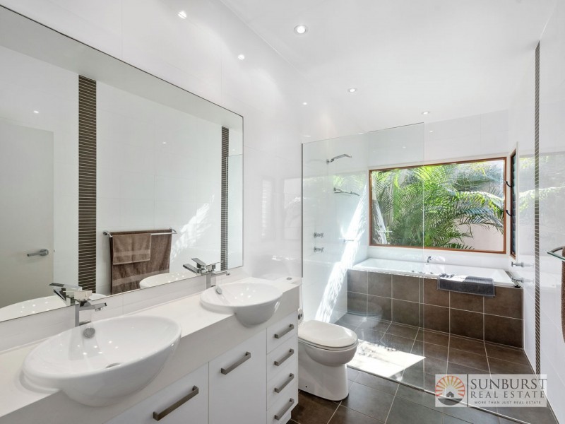 16 San Simeon Circuit, Sapphire Beach NSW 2450