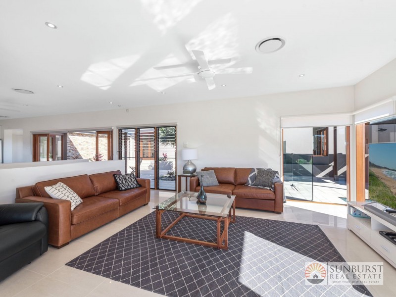 16 San Simeon Circuit, Sapphire Beach NSW 2450