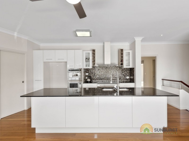 18 San Simeon Circuit, Sapphire Beach NSW 2450