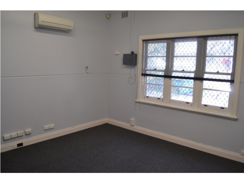 186 Eighth Avenue, Inglewood WA 6052