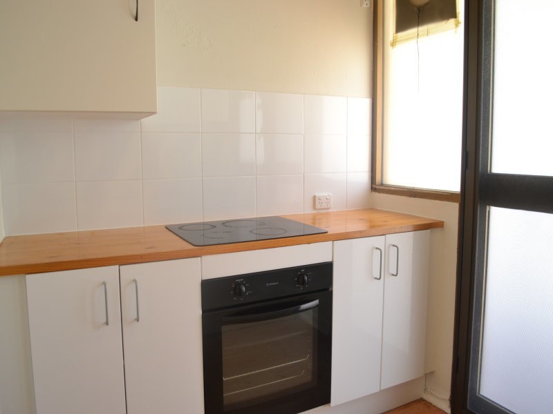 GC/16 Kings Park Avenue, Crawley WA 6009