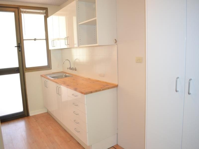 GC/16 Kings Park Avenue, Crawley WA 6009