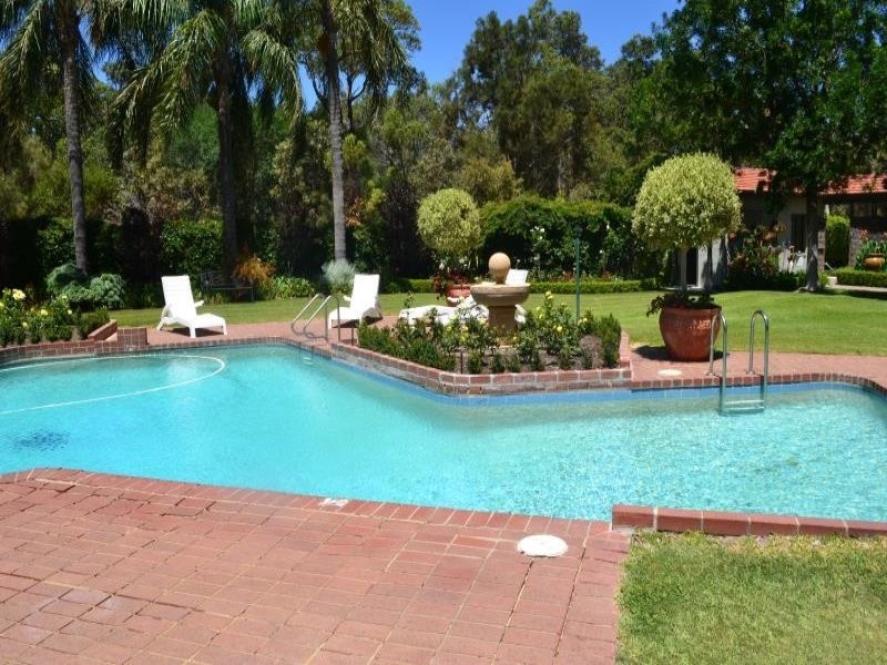 GC/16 Kings Park Avenue, Crawley WA 6009