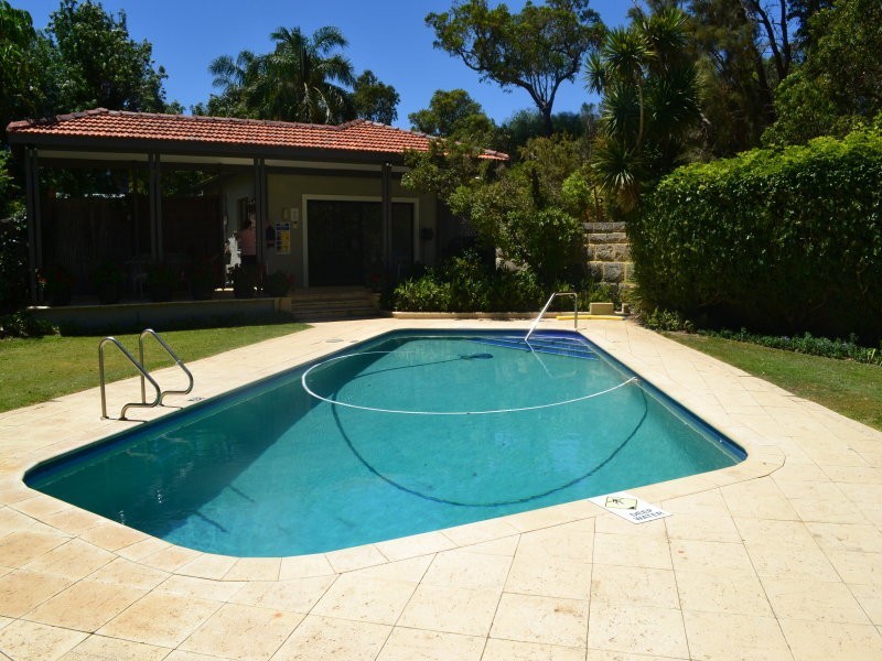 GC/16 Kings Park Avenue, Crawley WA 6009