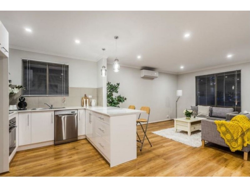 16 Saurel Way, Ferndale WA 6148