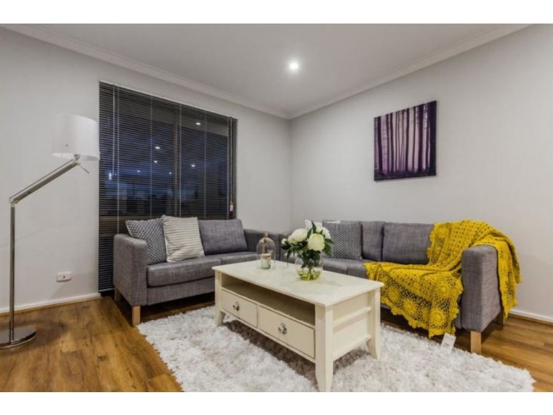 16 Saurel Way, Ferndale WA 6148