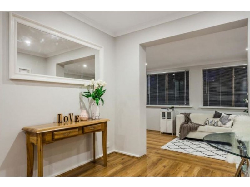 16 Saurel Way, Ferndale WA 6148