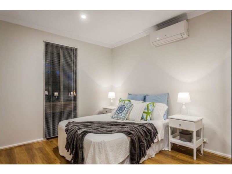 16 Saurel Way, Ferndale WA 6148