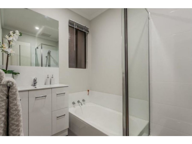 16 Saurel Way, Ferndale WA 6148