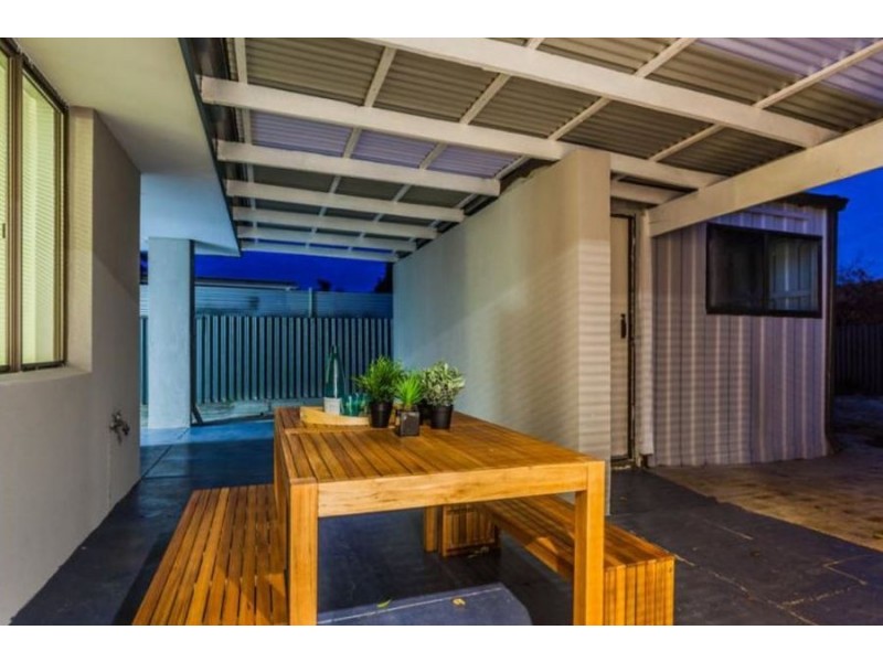 16 Saurel Way, Ferndale WA 6148