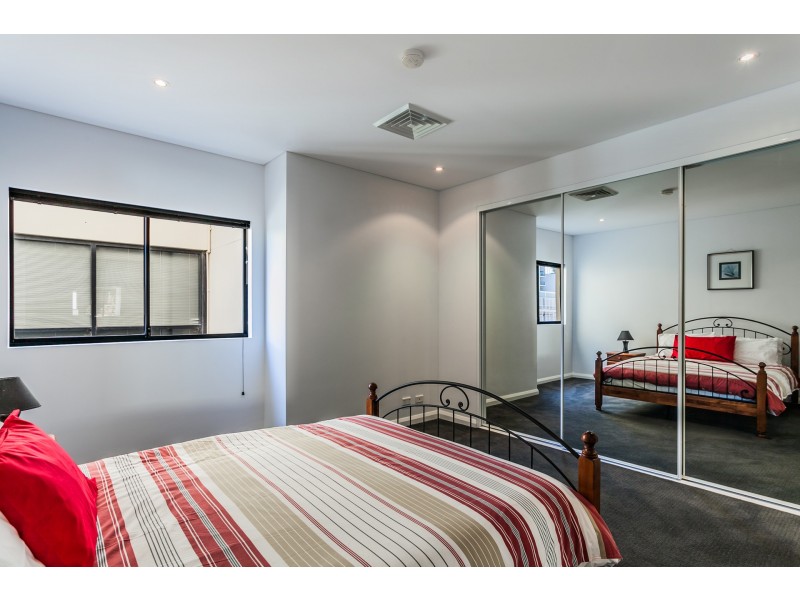 13/2 Centro Avenue, Subiaco WA 6008