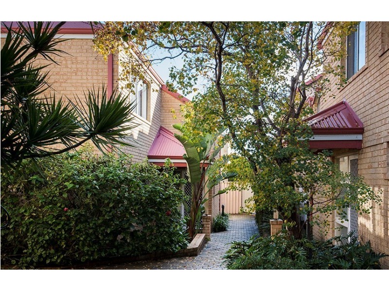 2/29 Pollard Street, Glendalough WA 6016