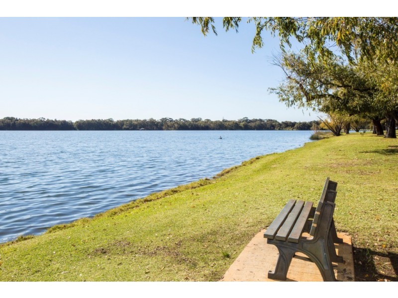 2/29 Pollard Street, Glendalough WA 6016