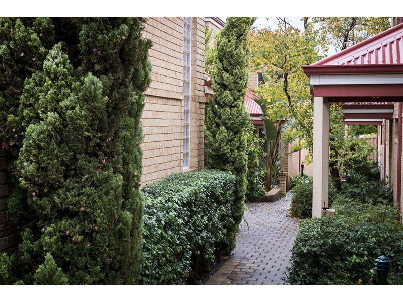 2/29 Pollard Street, Glendalough WA 6016