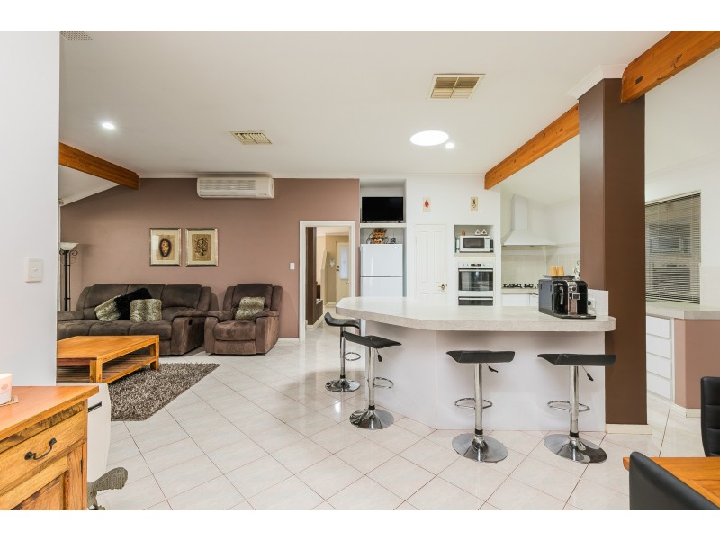 8 Longwood Mews, Landsdale WA 6065