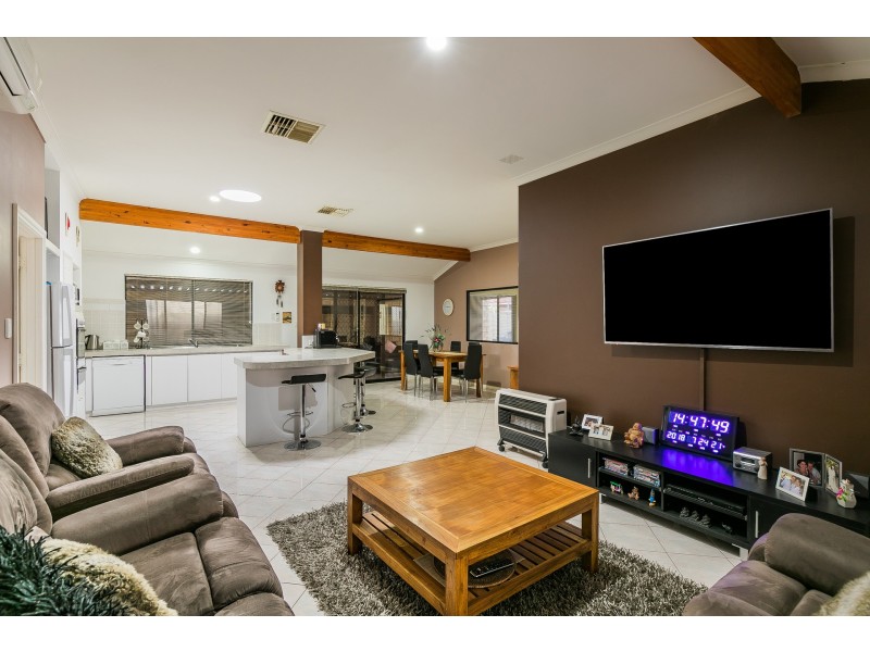 8 Longwood Mews, Landsdale WA 6065