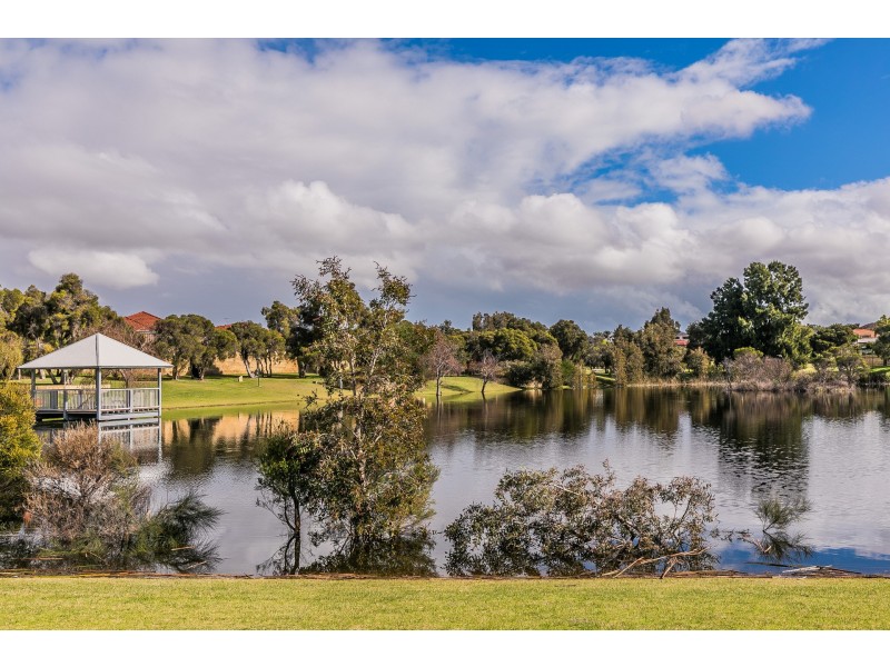 8 Longwood Mews, Landsdale WA 6065